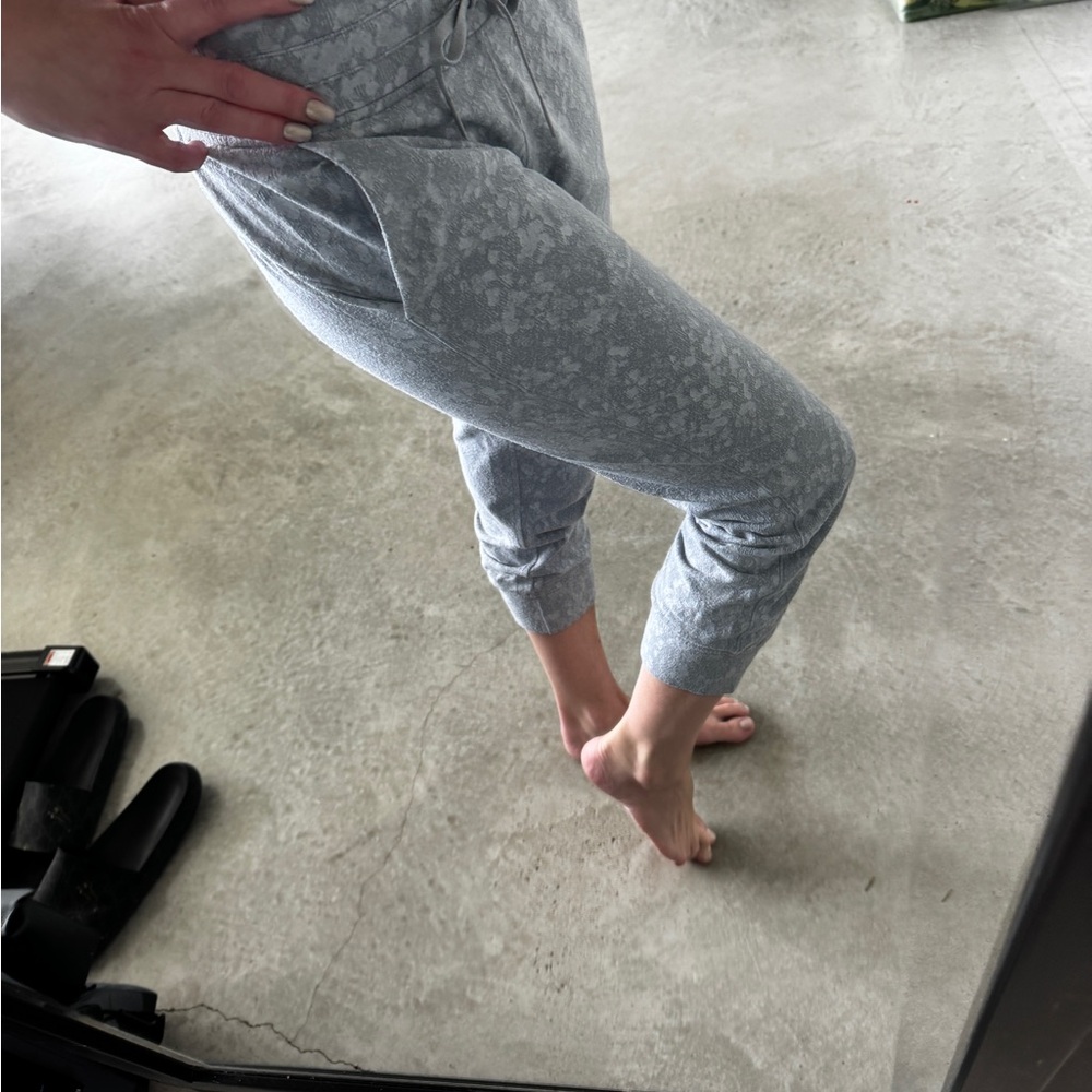 Gray Patterned Jogger Drawstring Pants 4 Guc - image 4